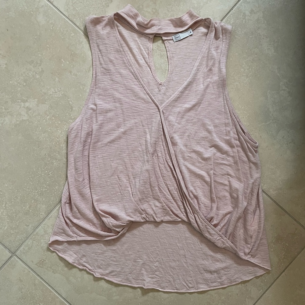 M//C sleeveless hi/low top size medium